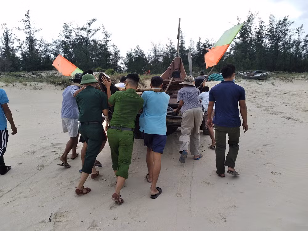 Nhiều vùng ngập sâu, yêu cầu 2 thủy điện ở Thừa Thiên Huế điều tiết nước -0