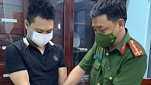 Thay tên, đổi họ, thanh niên làm nghề bốc vác không giấu được thân phận trốn nã ảnh 2