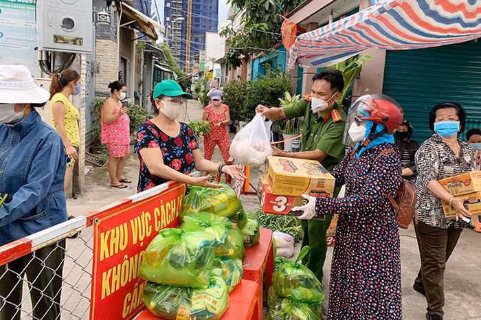 Người lính trực tiếp nơi tâm dịch -0