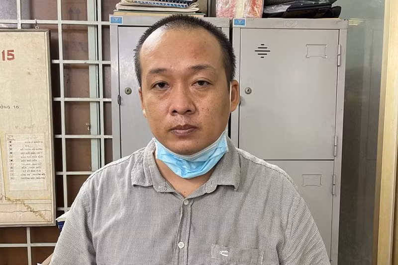 Bắt đối tượng tổ chức sản xuất giấy đi đường, giấy tờ giả các loại -0