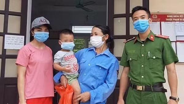 Công an xã giúp người bị trầm cảm đi lạc hơn 20km trở về nhà ảnh 4