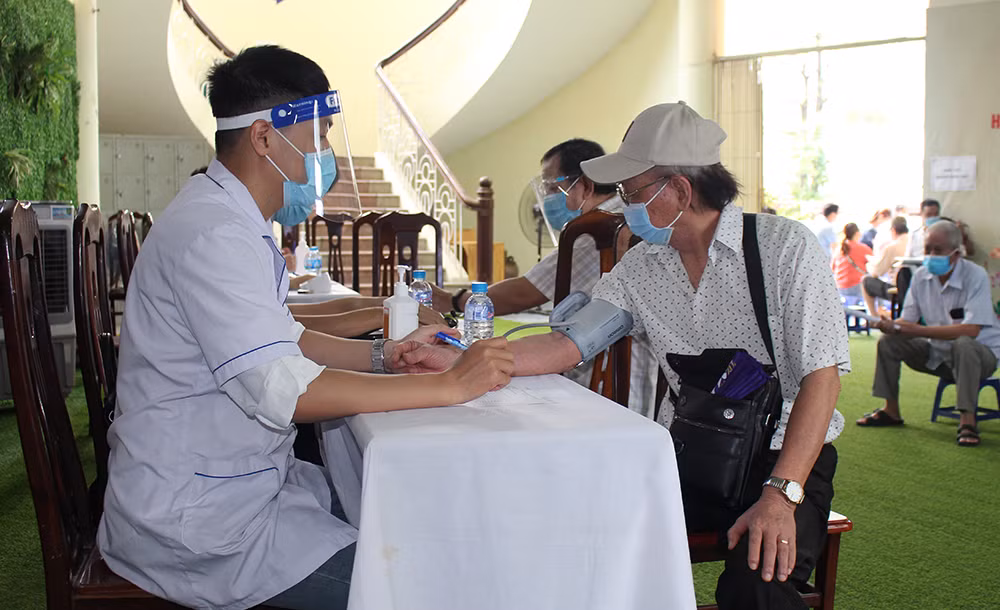 Nóng chuyện tiêm vaccine ở Thủ đô -0
