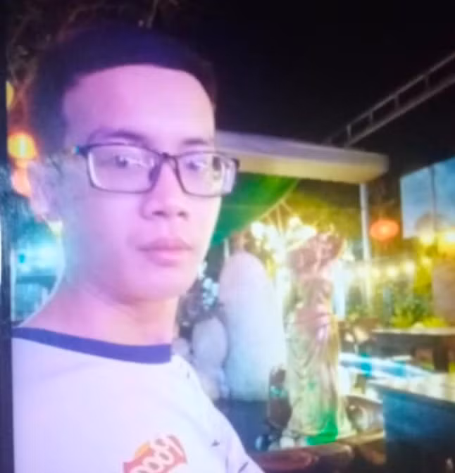 Thanh niên tiếp thị đâm 3 chị em, khiến 2 người chết -0