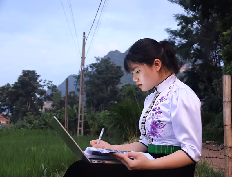 Sinh viên vùng cao gặp nhiều khó khăn trong việc học online -0
