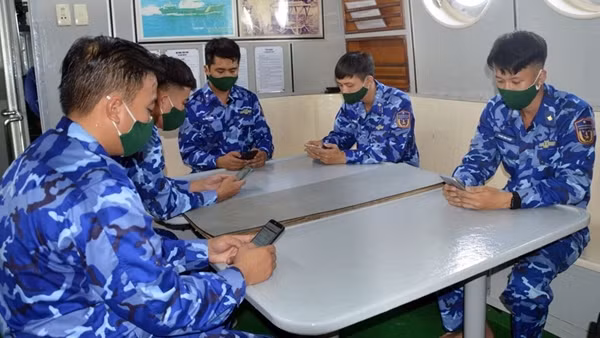 Sôi nổi cuộc thi “Tìm hiểu Luật Cảnh sát biển Việt Nam” ở Học viện Hải quân ảnh 3