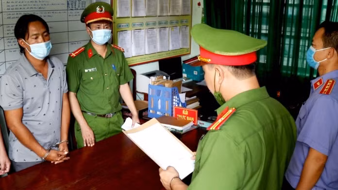 Huy động gần 100 CBCS bắt nhóm bảo kê gây thương tích cho ngư dân -0