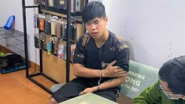 Khống chế chủ nợ để cưỡng dâm, cướp tài sản