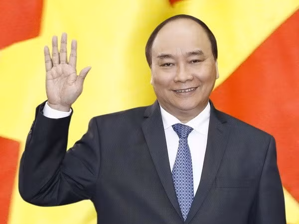 Chủ tịch nước Nguyễn Xuân Phúc lên đường thăm hữu nghị chính thức Cuba -0