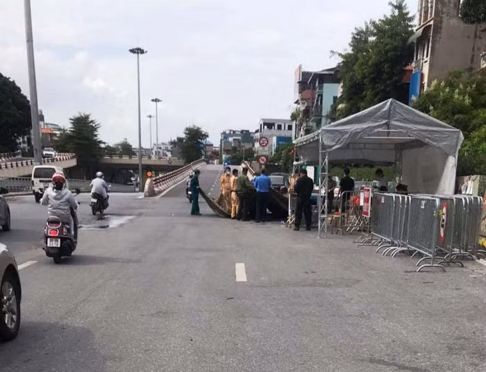 Hà Nội dỡ 39 chốt kiểm soát, dừng kiểm tra giấy đi đường -0
