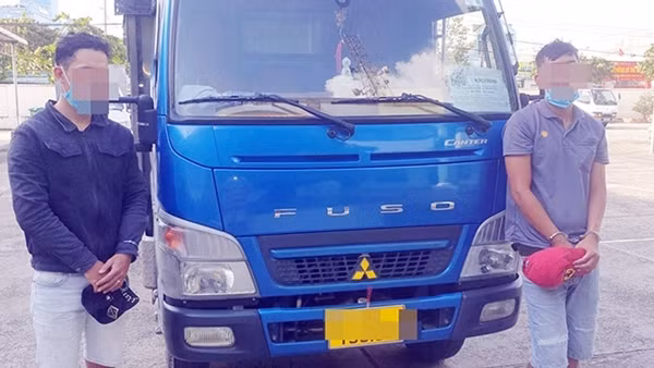 Ngăn chặn nhiều vụ buôn thuốc lá từ Long An về TP Hồ Chí Minh ảnh 2