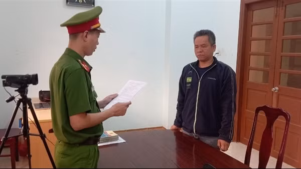 Mua hàng chục túi pháo nổ ém cùng súng săn, đạn chì