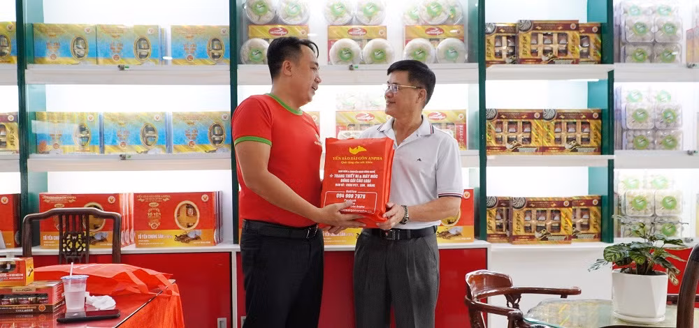 Người nặng lòng với nghề nuôi yến_CANDTET_L6 -0