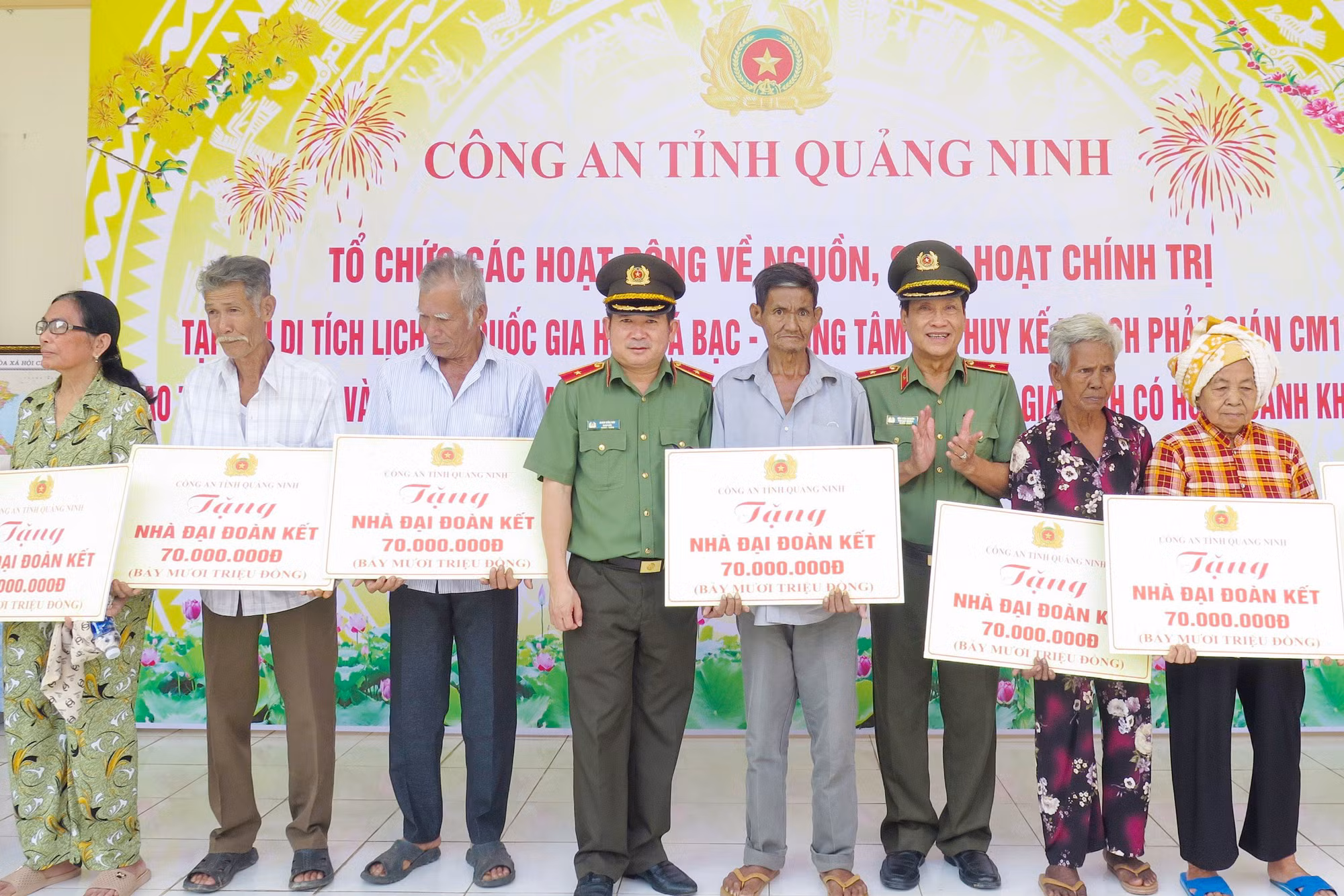 Công an tỉnh Quảng Ninh về nguồn, hoạt động an sinh xã hội tại Khu di tích Hòn Đá Bạc -0
