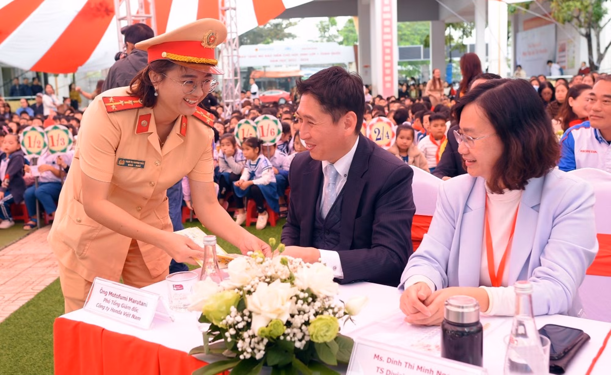 Ấn tượng về tấm thiệp chúc mừng năm mới của CSGT Quảng Nam -0