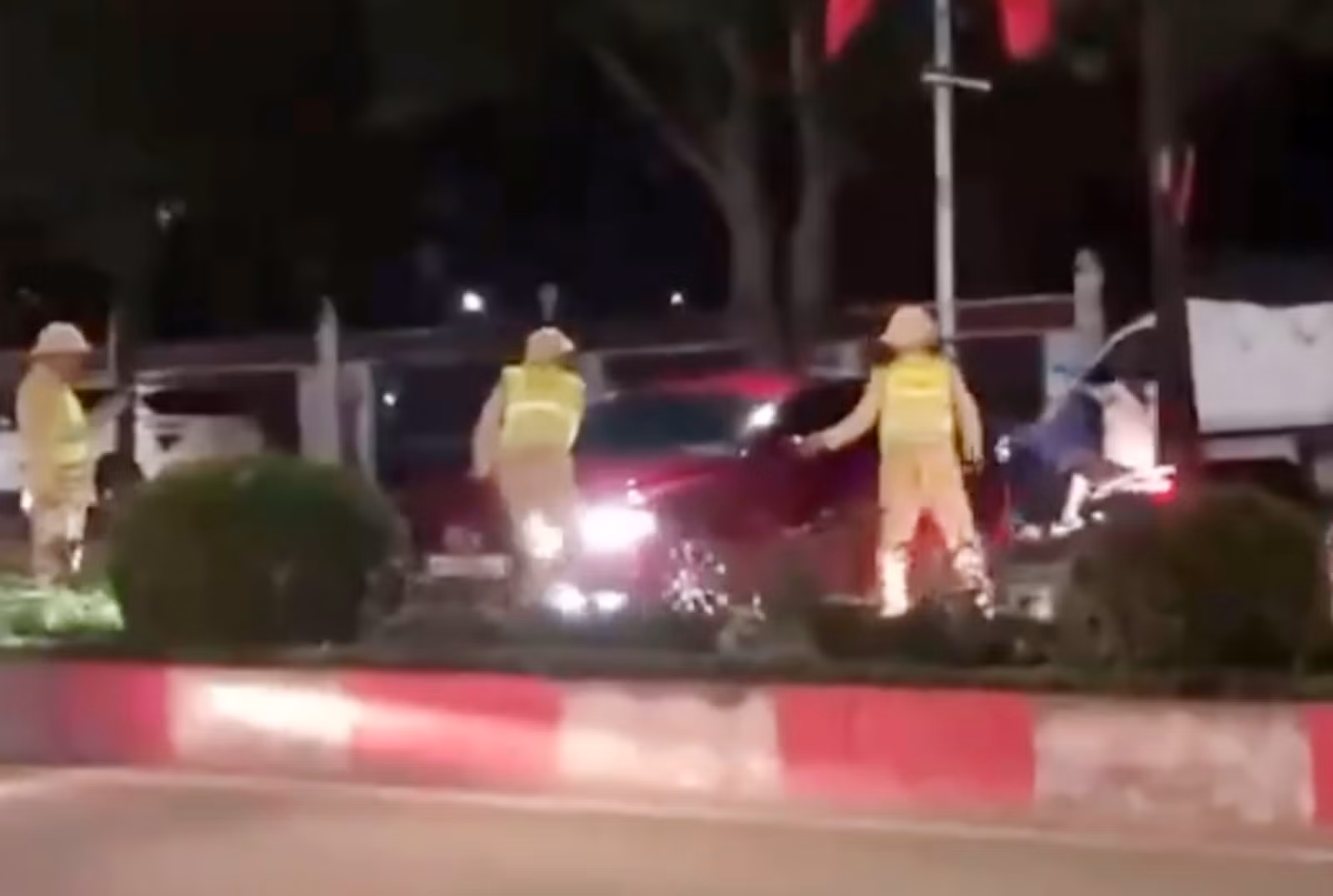 Thượng úy Quân đội tông CSGT, vượt chốt đo nồng độ cồn ở Nghệ An -0