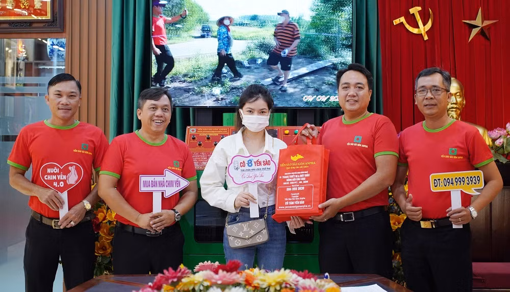 Người nặng lòng với nghề nuôi yến_CANDTET_L6 -0