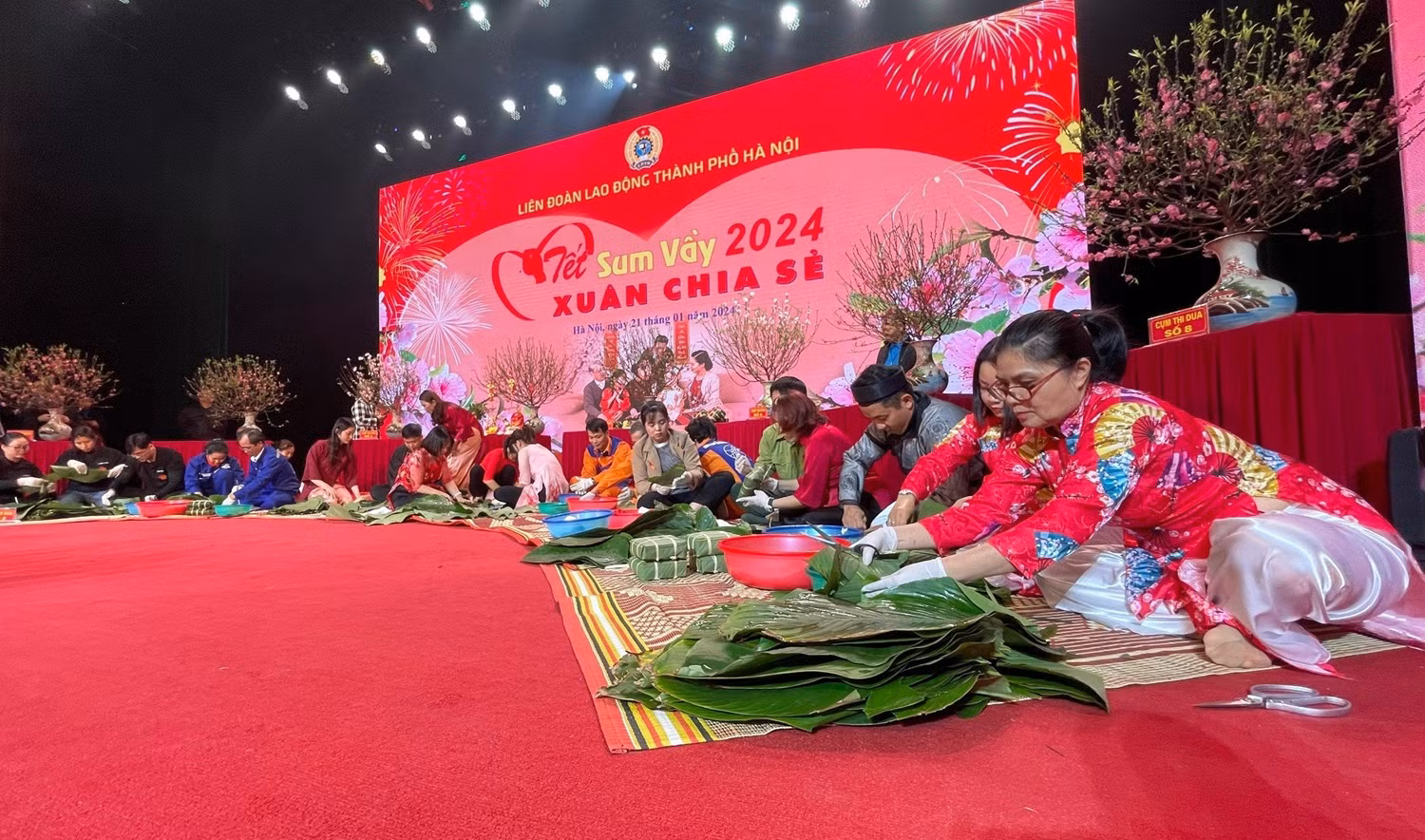 Hỗ trợ 300 nghìn đồng/người cho hơn 200 nghìn người lao động khó khăn mua hàng Tết -0