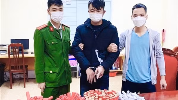 Đánh sập những ổ, nhóm sản xuất, tàng trữ, mua bán pháo nổ
