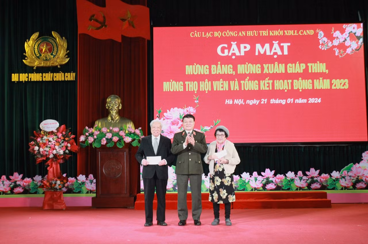 Ấm áp cuộc Gặp mặt của cán bộ Công an hưu trí Khối Xây dựng lực lượng CAND -0