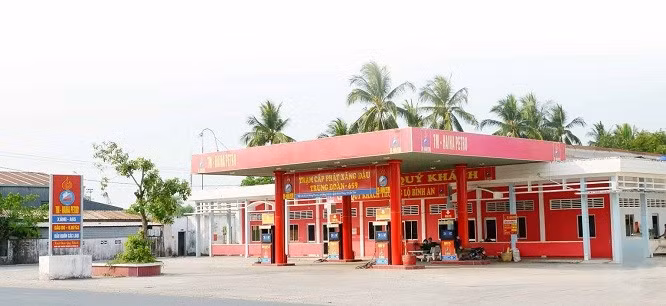 Hai doanh nghiệp xăng dầu lớn bị dừng thủ tục hải quan -0