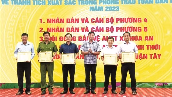 Giữ vững bình yên “thủ phủ” đất Sen hồng