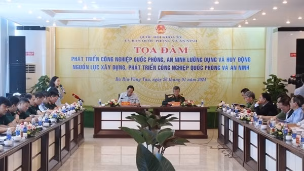 Xây dựng và phát triển công nghiệp quốc phòng, an ninh theo hướng lưỡng dụng, hiện đại