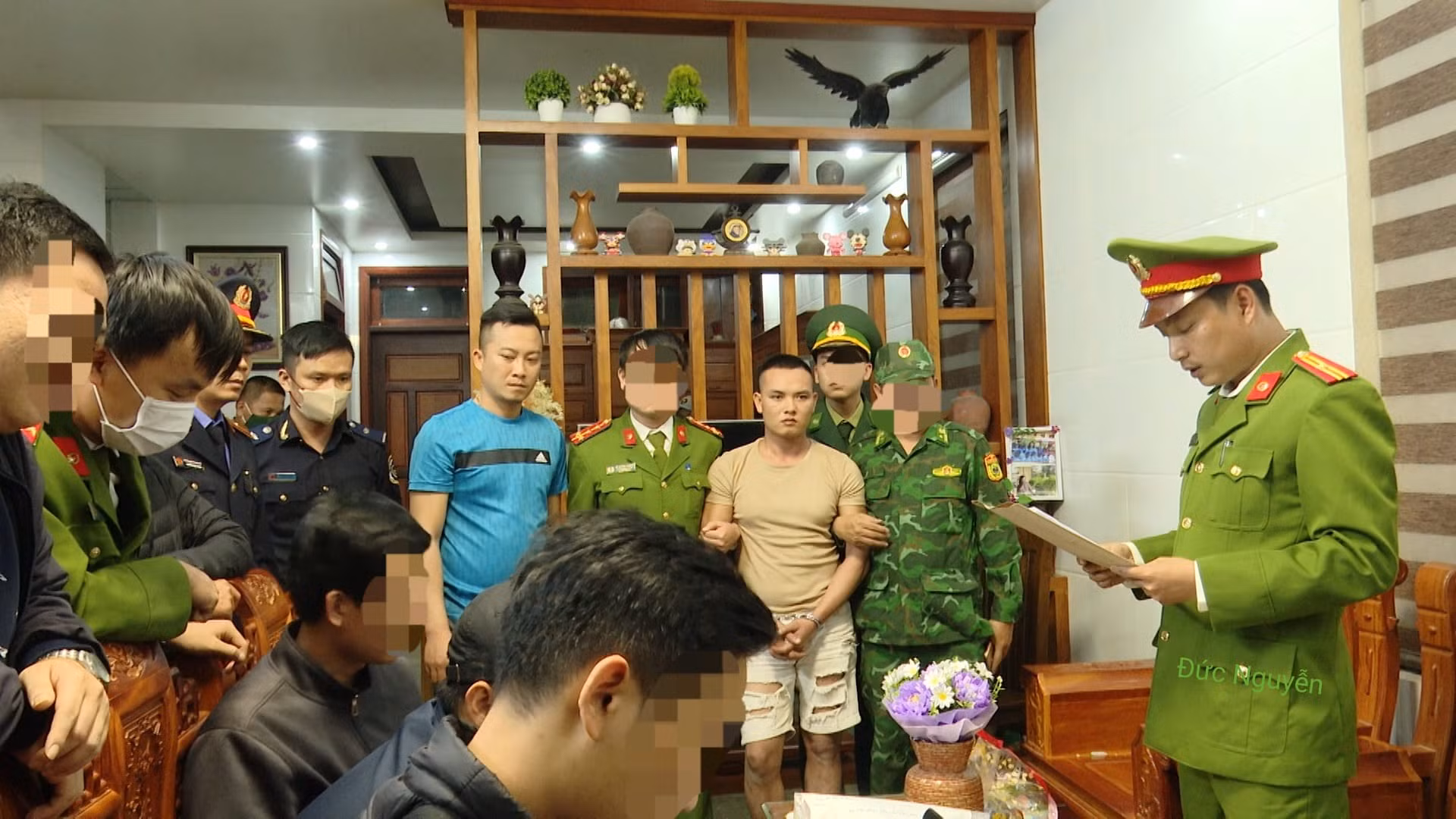 Trao thưởng cho đơn vị triệt phá đường dây buôn bán, vận chuyển gần 30 nghìn viên ma túy -0