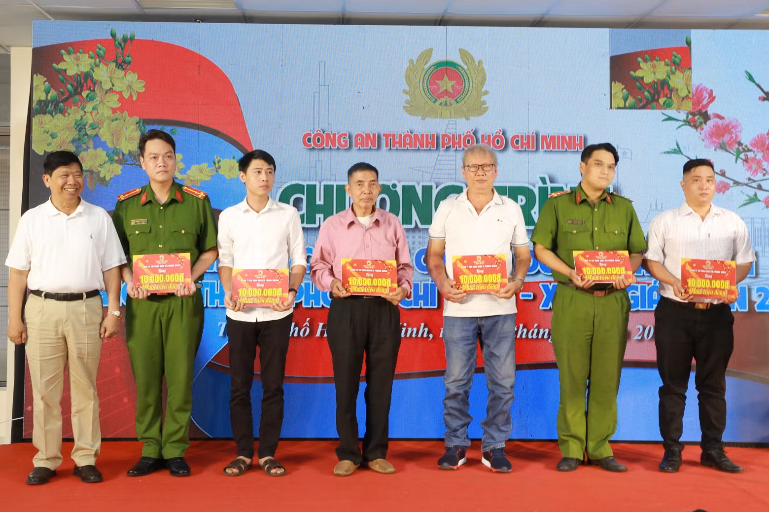 Cuộc họp mặt ấm áp các thế hệ cán bộ Đoàn Công an TP Hồ Chí Minh -0