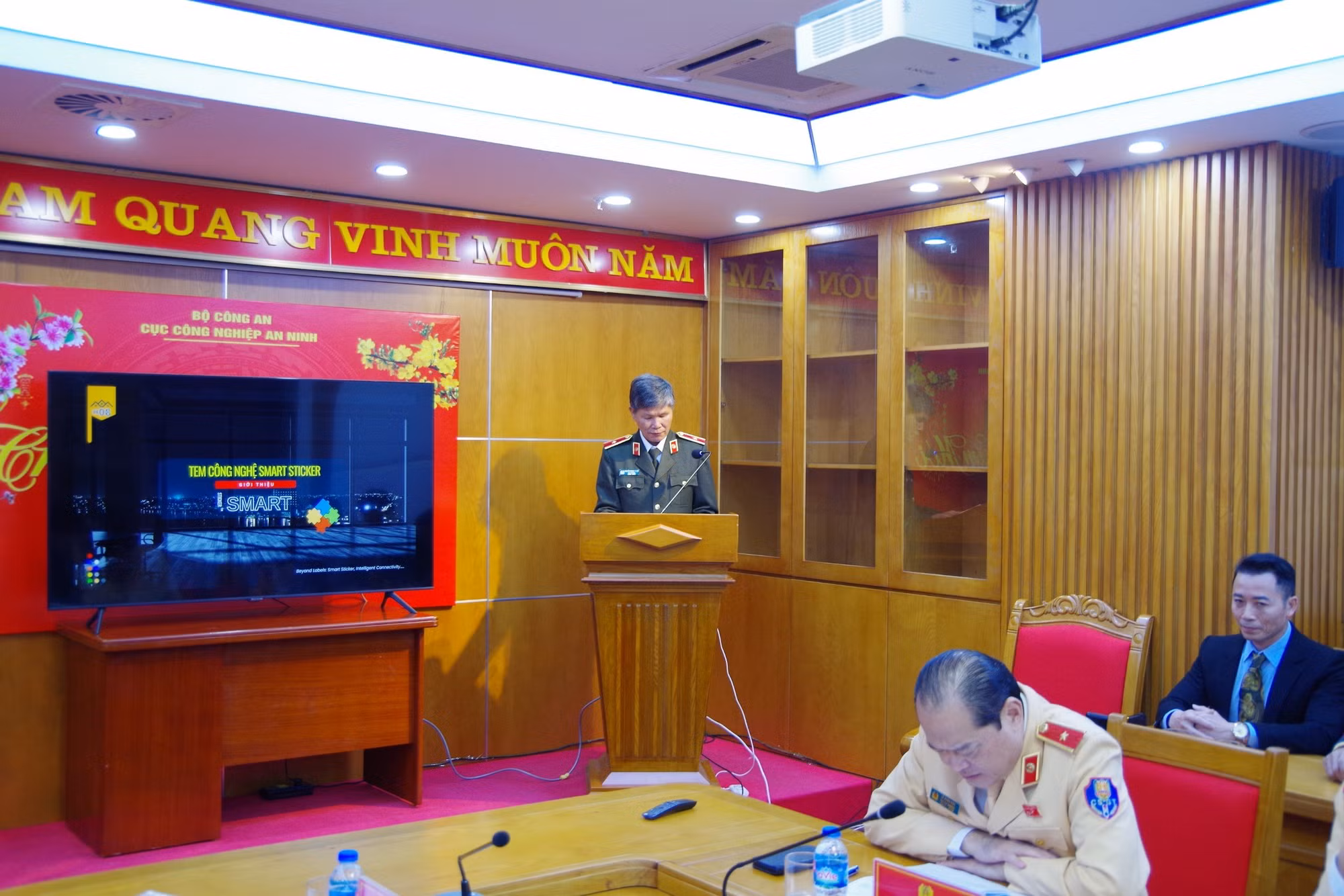 Tính ưu việt của Tem công nghệ Smart stiker trong ứng dụng quản lý phương tiện giao thông, đăng kiểm và kiểm soát an ninh -0