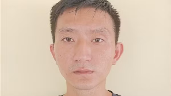 Nam công nhân cầm kéo đâm phó giám đốc công ty