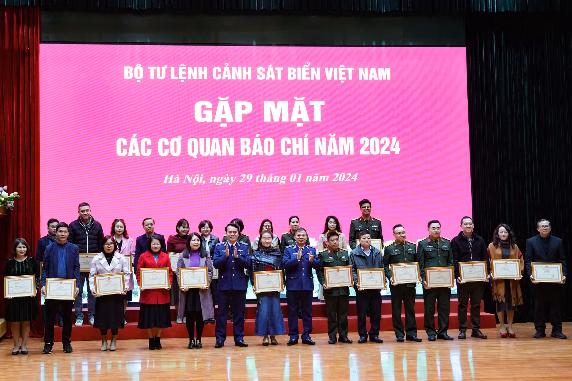 Báo CAND, Truyền hình ANTV được Bộ Tư lệnh Cảnh sát biển tặng bằng khen -0