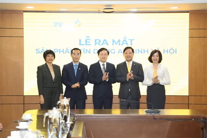 Bưu điện Việt Nam và Ngân hàng PVcomBank ra mắt sản phẩm tín dụng an sinh xã hội -0