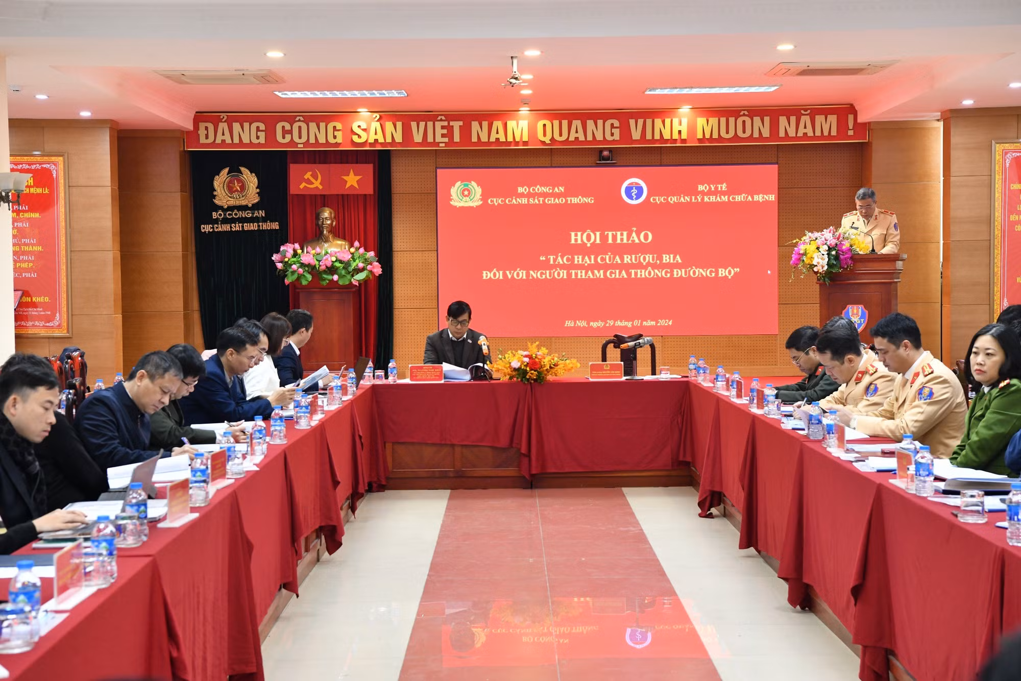 hội thảo.jpg -0