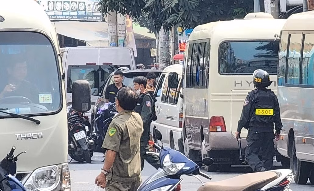 Phong tỏa, kiểm tra quán bar “nổi tiếng” ở TP Hồ Chí Minh nhiều giờ liền -0