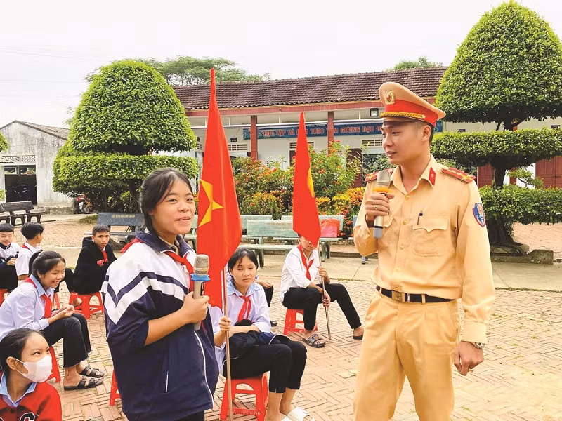 Thị xã Thái Hòa: Đảm bảo an ninh, quốc phòng, góp phần tạo tiền đề phát triển kinh tế - xã hội_CANDTET_TRANG J2 -0