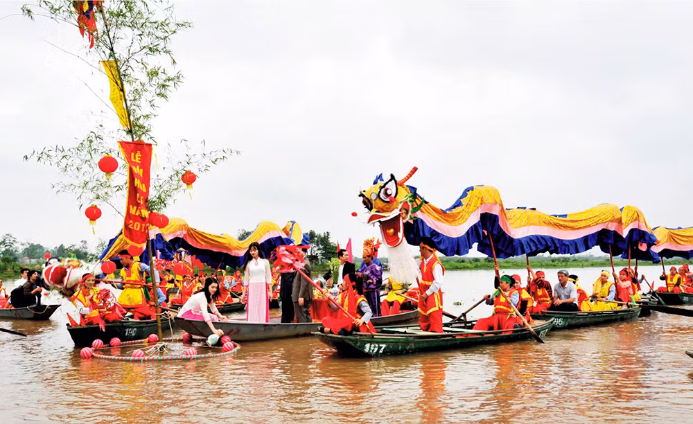 ruoc nuoc song hoang long.jpg -1