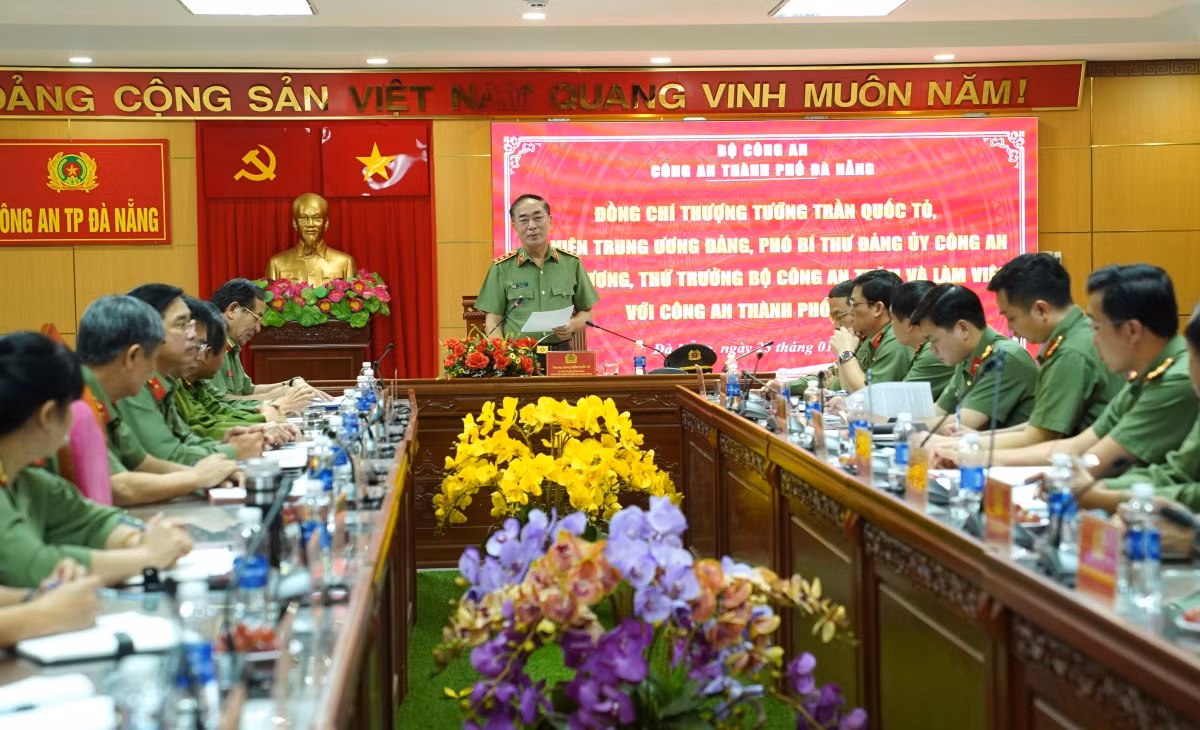 Thứ trưởng Trần Quốc Tỏ gặp mặt cán bộ Công an cấp cao nghỉ hưu tại Đà Nẵng -0