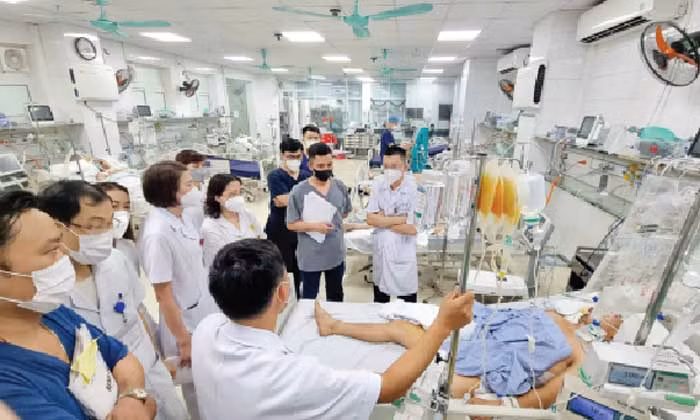 Trang 20: Triển khai mạnh mẽ việc ứng dụng kỹ thuật tiên tiến, hiện đại trong khám và điều trị người bệnh -1