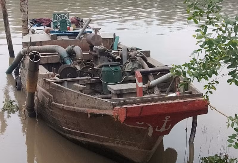 Vụ truy bắt “cát tặc”, cán bộ Công an bị thương: Xem xét dấu hiệu tội phạm -0