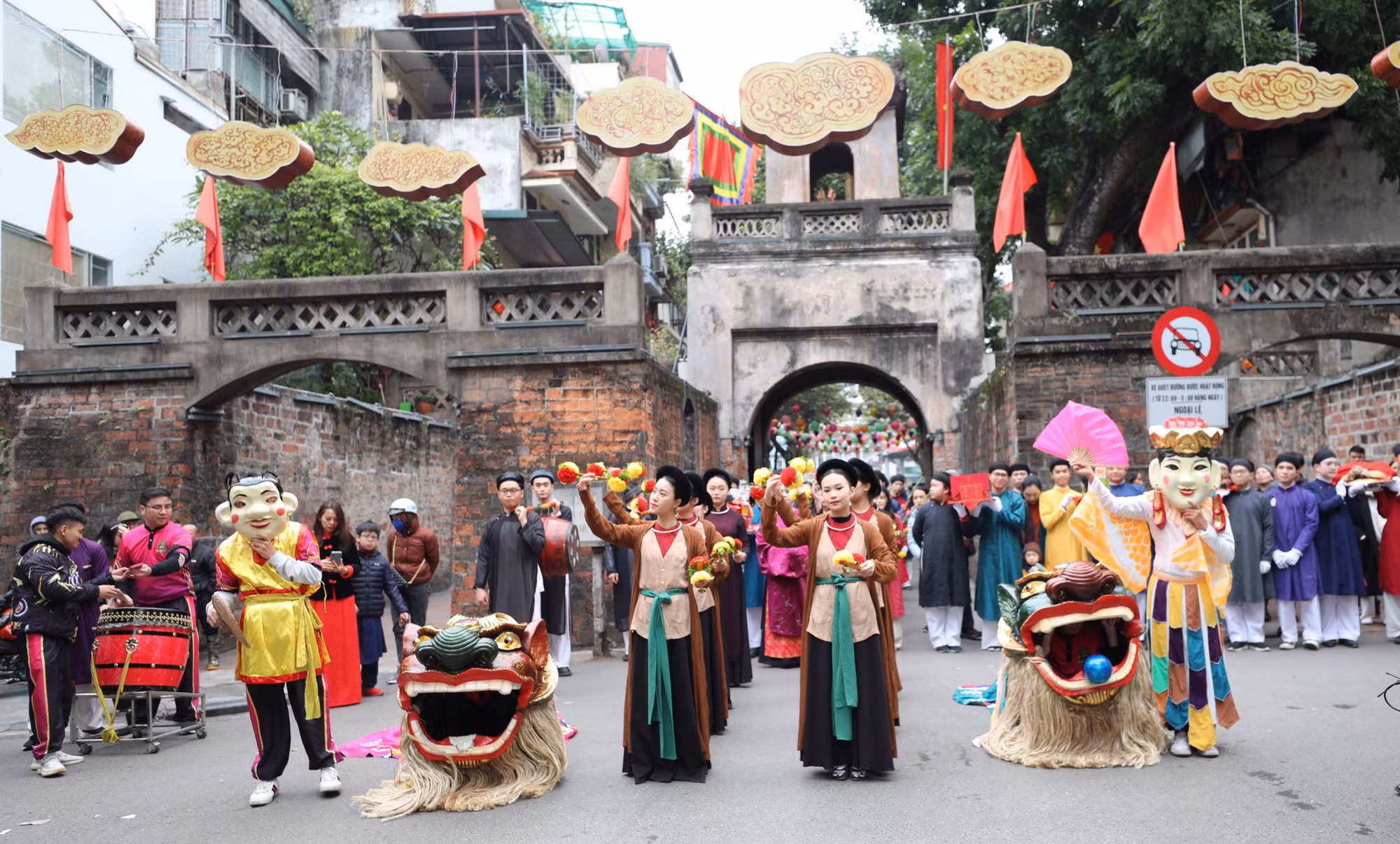 “Tết Việt – Tết Phố 2024”: Đậm phong vị Tết cổ truyền dân tộc trên phố cổ Hà thành -5