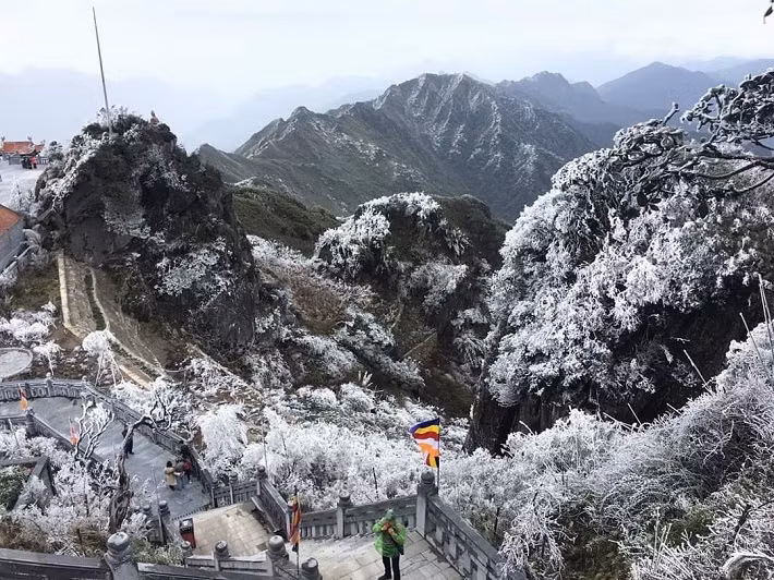 Miền Bắc vẫn rét căm căm, vùng núi cao nhiều nơi dưới 0 độ C -0