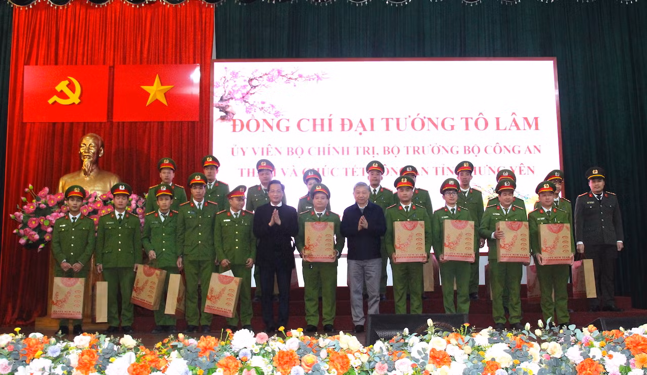 Nghĩa cử ấm áp của Đại tướng Tô Lâm với bà con tỉnh Hưng Yên khi Tết Nguyên đán gần kề -1
