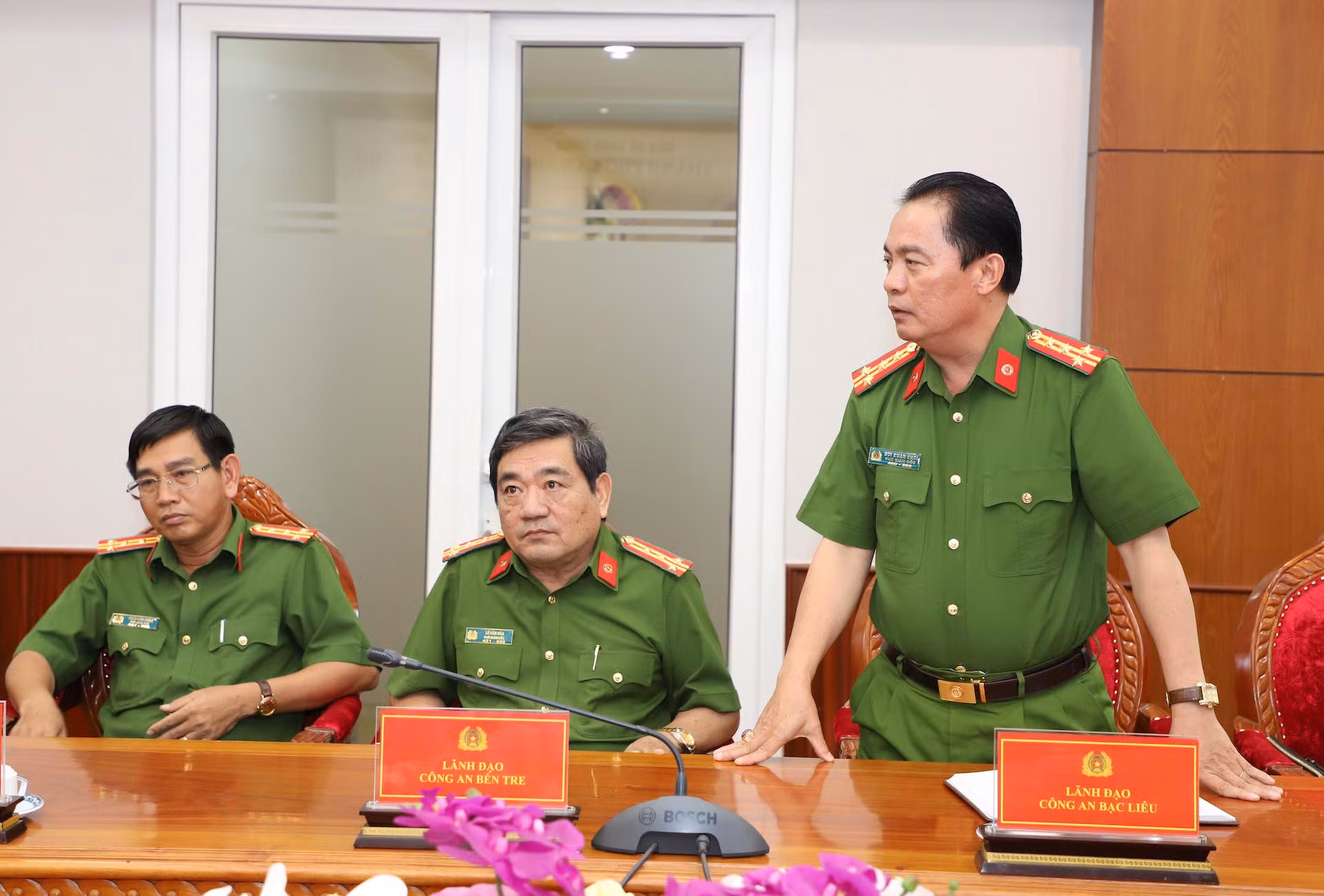 Xử lý nghiêm vi phạm về nồng độ cồn và chạy vượt quá tốc -2