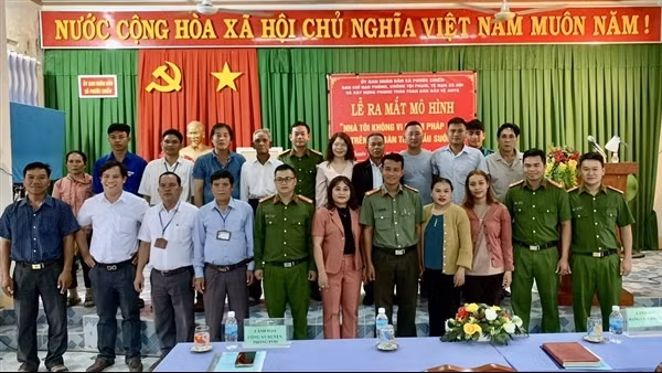 Ninh Thuận ra mắt mô hình ANTT “Nhà tôi không vi phạm pháp luật”