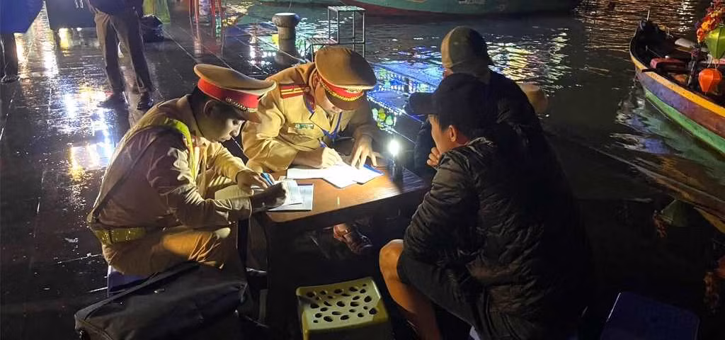 Công an TP Hội An phát hiện xử lý nhiều trường hợp vi phạm nồng độ cồn dịp cao điểm bảo đảm trật tự ATGT Tết Nguyên đán -0