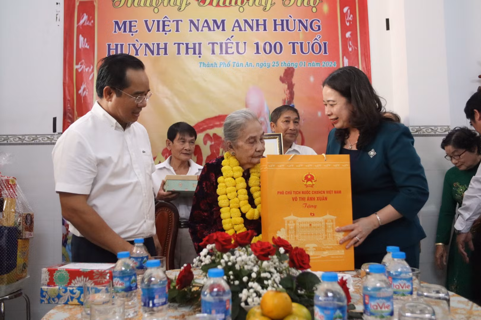 Phó Chủ tịchVõ Thị Ánh Xuân làm việc với Công an tỉnh Long An -0