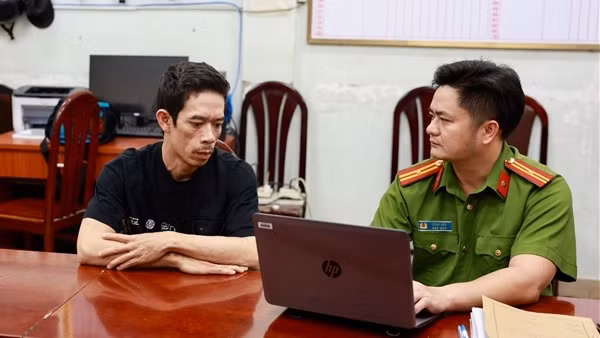 Mua súng đồ chơi rồi thuê người “độ” thành súng quân dụng