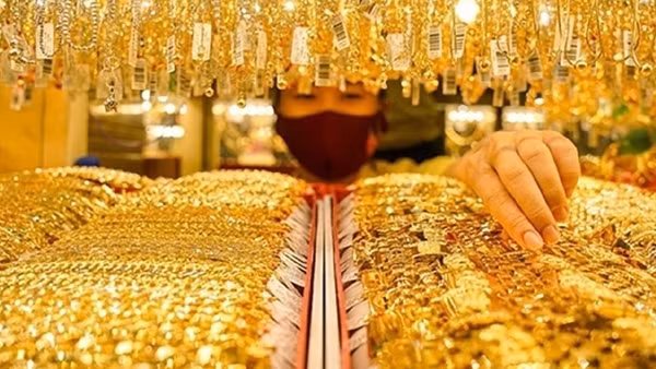 Giá vàng nhẫn đắt hơn vàng miếng SJC