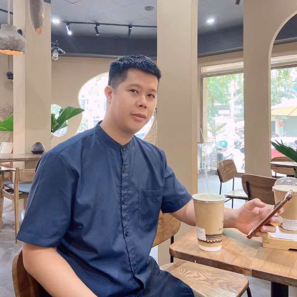 trang 10 - nhà thơ nguyễn nhật huy.jpg -0