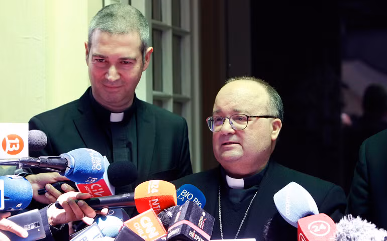 Vatican không khoan nhượng với cái xấu -0